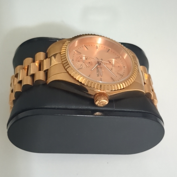 Invicta Gold Watch with Textured Bezel - Picture 2 of 3